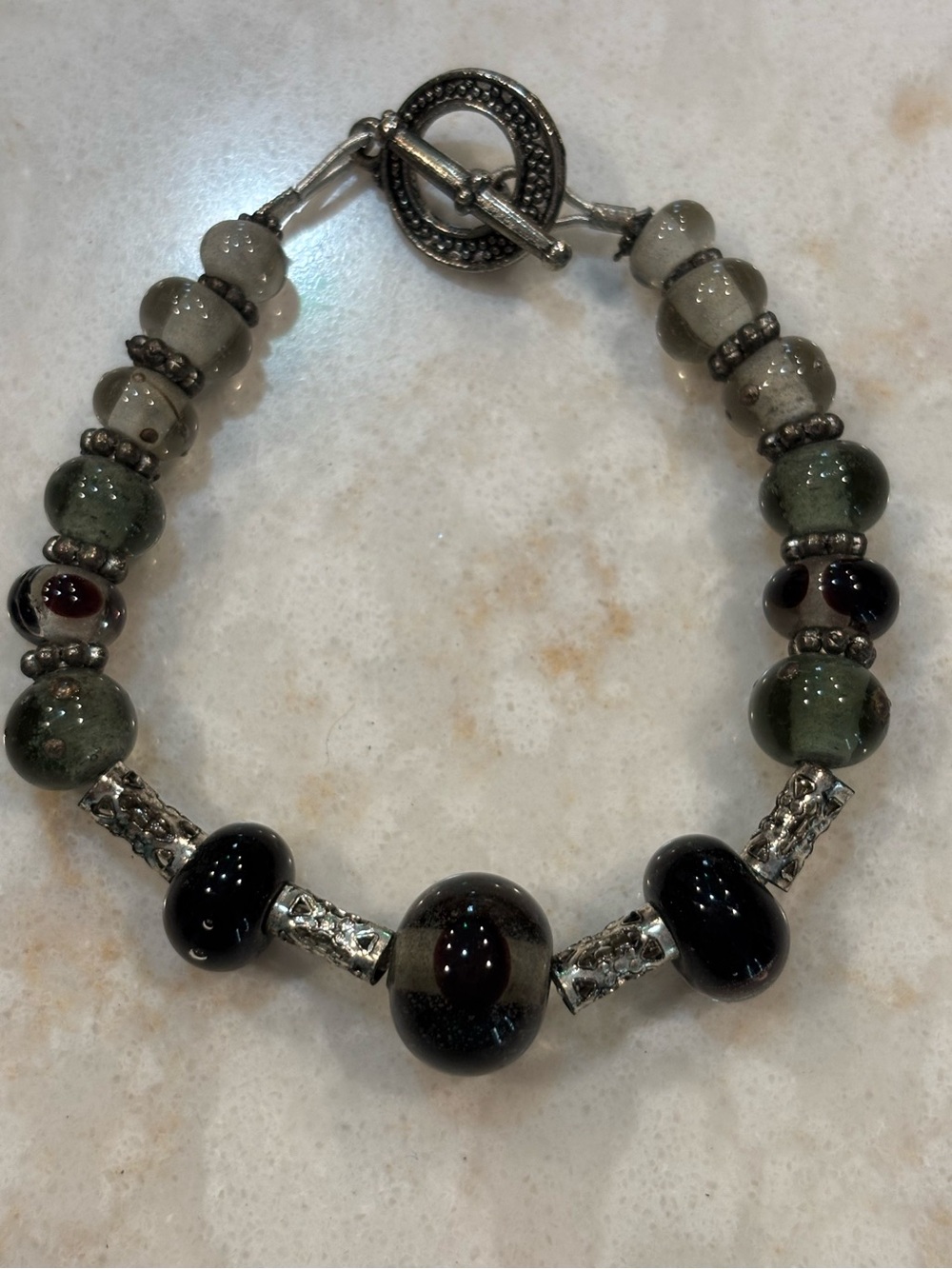 Beaded Glass and Silver-Tone Toggle Bracelet in black and grey.